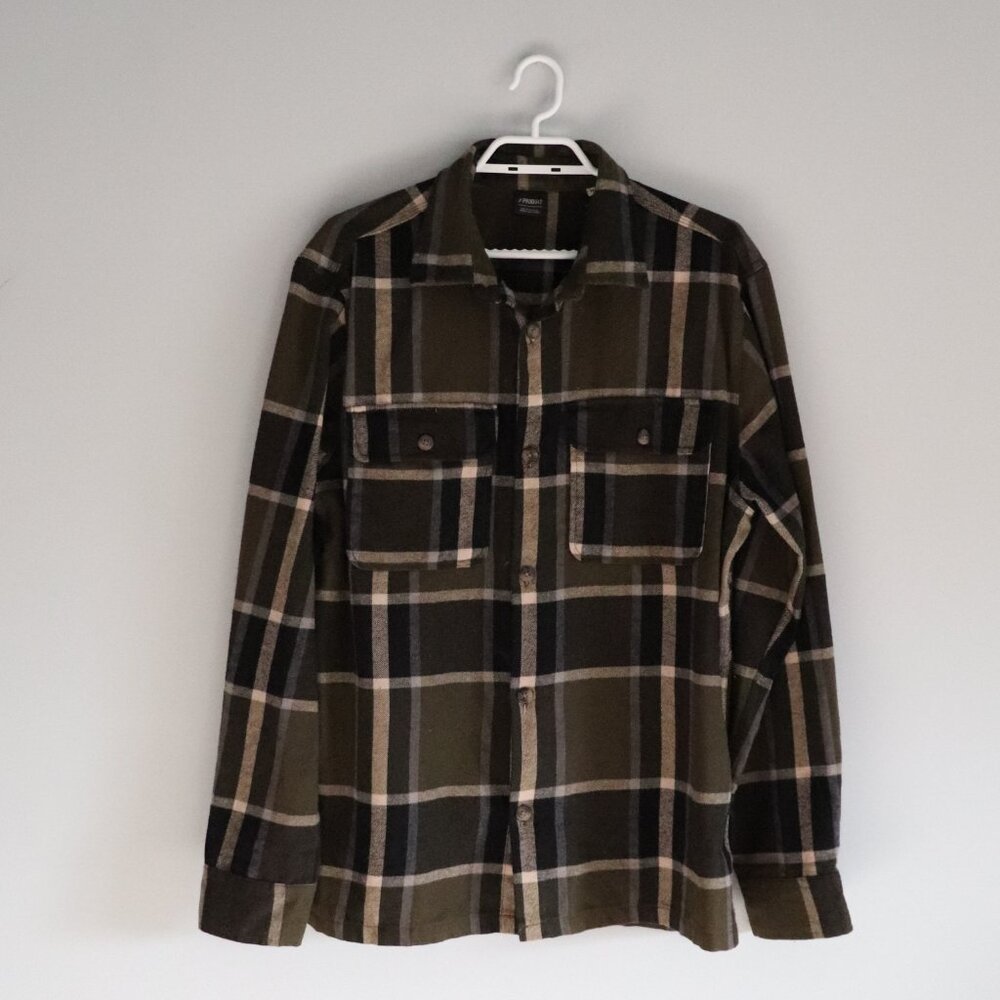 Produkt Green Flannel XL Buttoned Plaid Pocket Long Sleeve Thick Sweater T-Shirt